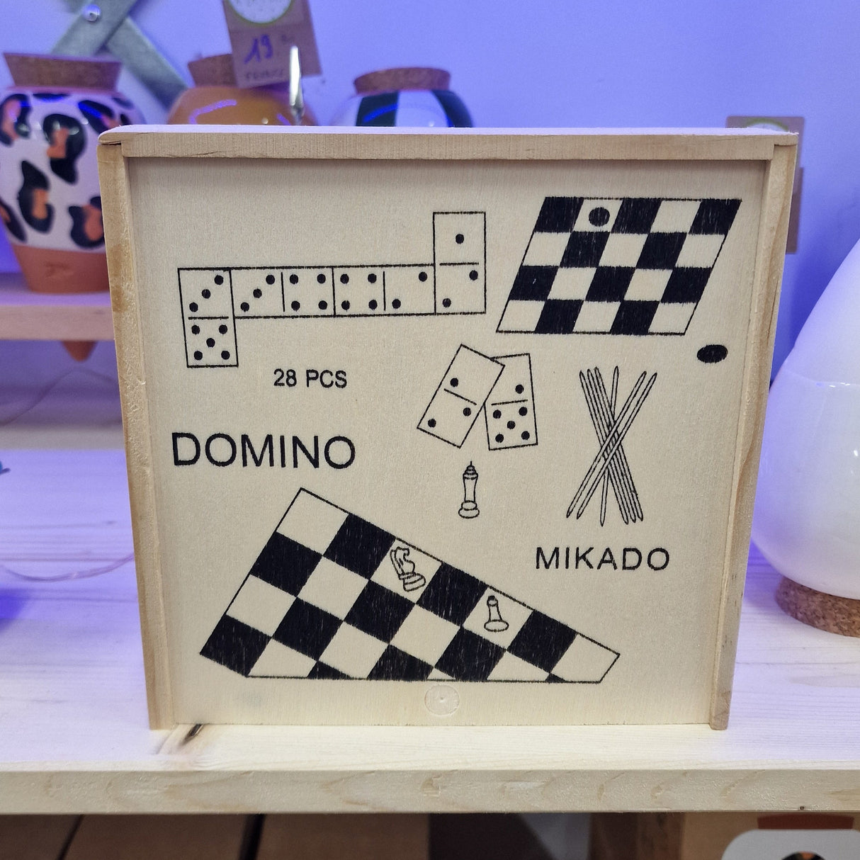 4 jeux dans une boîte en bois Avinao - TRIKES